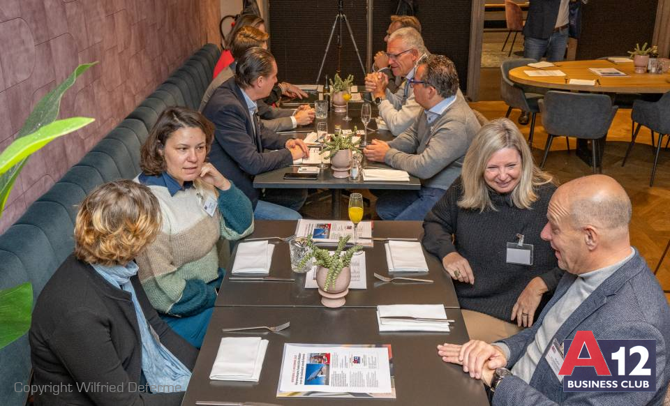 Fotoalbum - Ontbijtvergadering met Kris Seyen over AI - A12 Business Club - Evenement