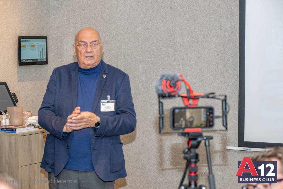 Fotoalbum - Ontbijtvergadering met Kris Seyen over AI - A12 Business Club - Evenement