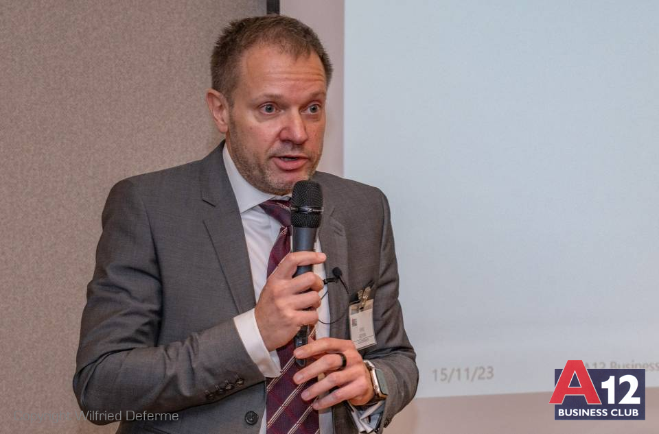 Fotoalbum - Ontbijtvergadering met Kris Seyen over AI - A12 Business Club - Evenement