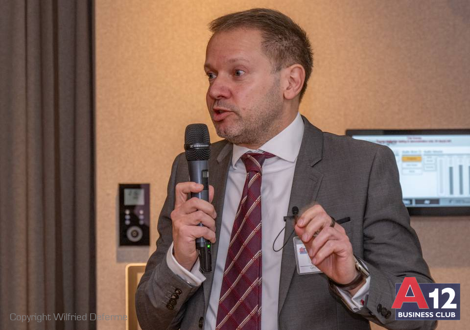 Fotoalbum - Ontbijtvergadering met Kris Seyen over AI - A12 Business Club - Evenement